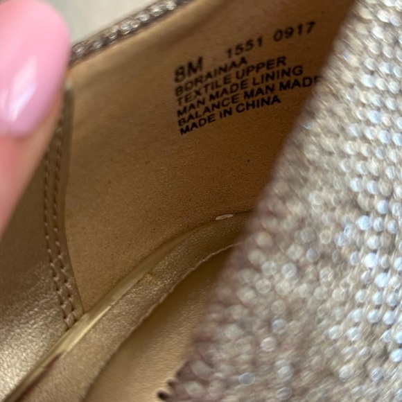 Bandolino Women’s Silver Sparkle Rainaa Peep Toe Gold Metallic Heels, Size 8 - Picture 2 of 8